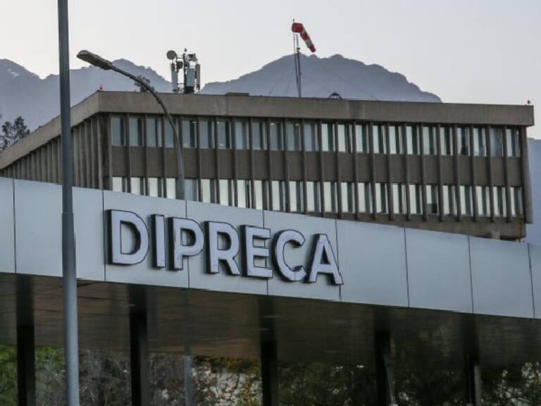 Detectan pago de pensiones a funcionarios fallecidos de Carabineros y la PDI: algunos tendría más de 110 años