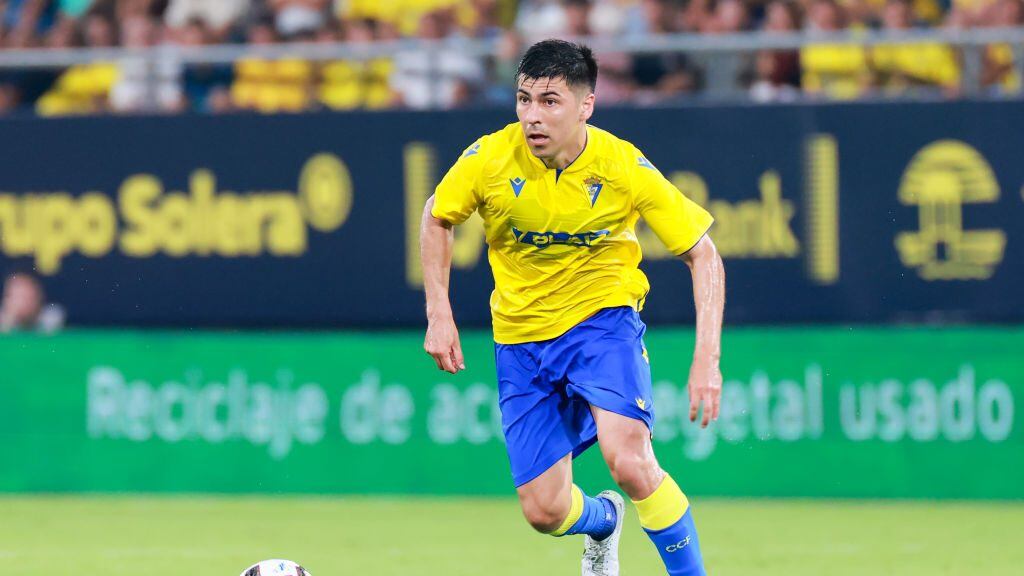 Tomás Alarcón participa en el estreno del Cádiz en La Liga