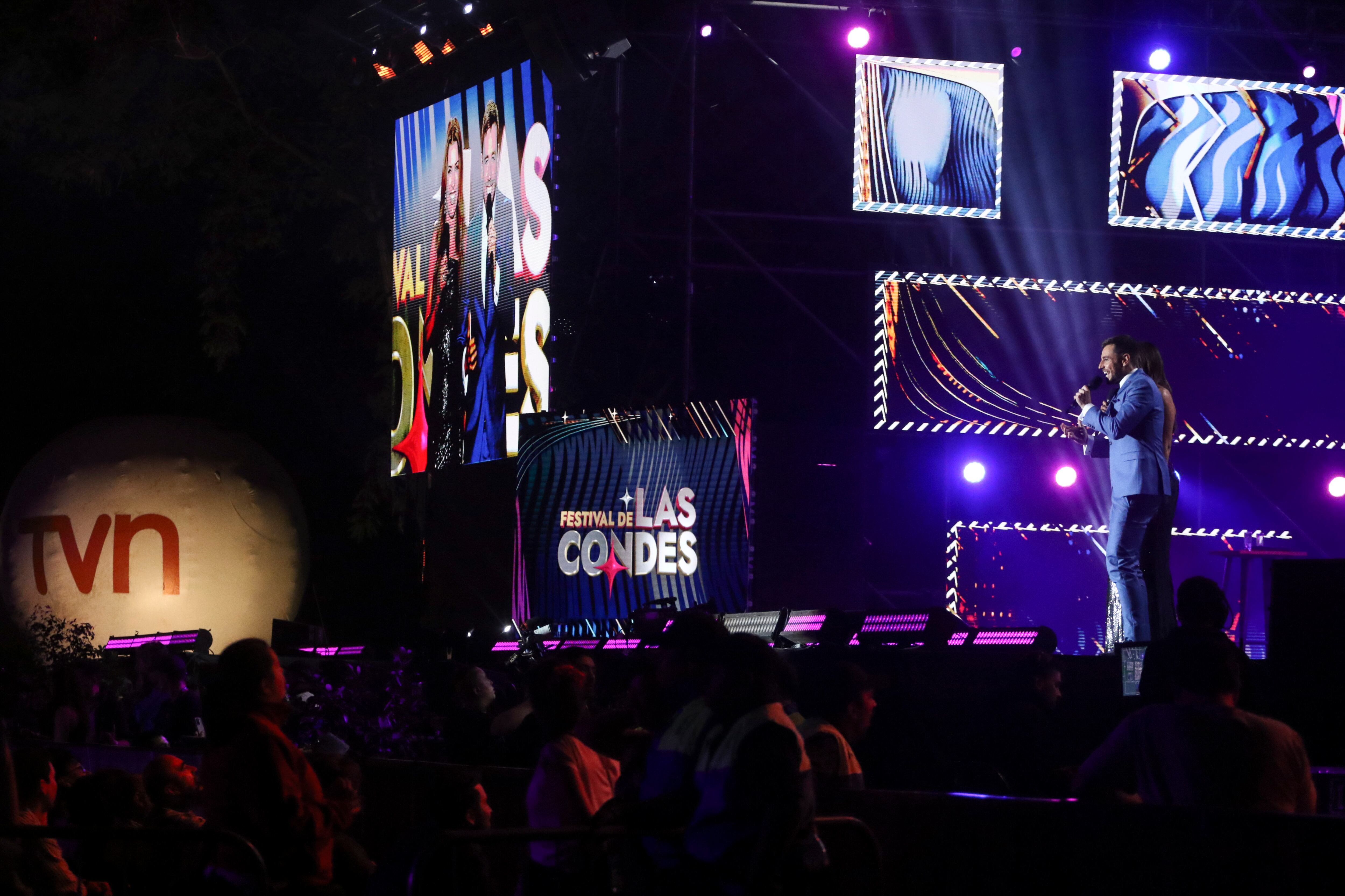 Agencia Uno | Los animadores Ivette Vergara y Gonzalo Fouilliox en la primera noche del Festival de Las Condes 2024
