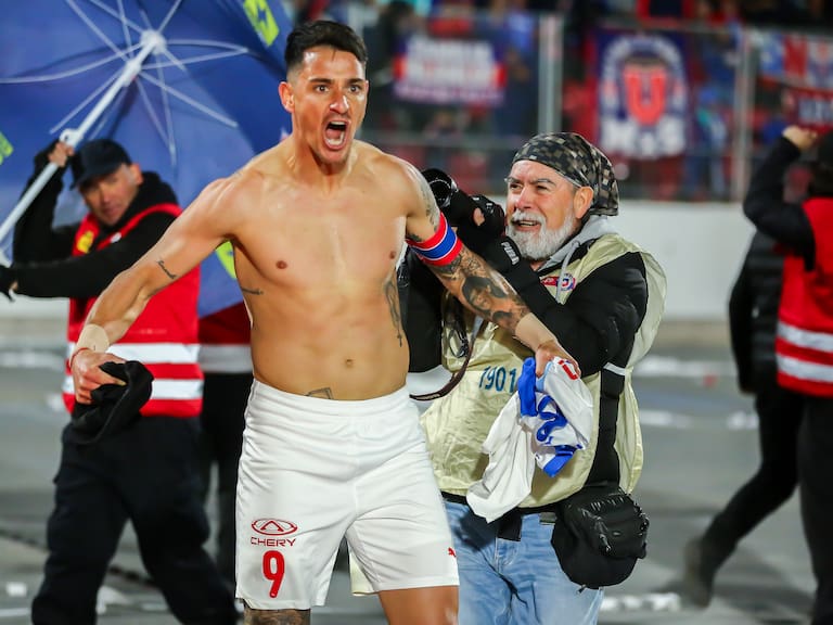 Zampedri y su chilena para el triunfo de la UC en el Clásico Universitario: “Este gol me puso en un lugar importante en la historia de Católica”