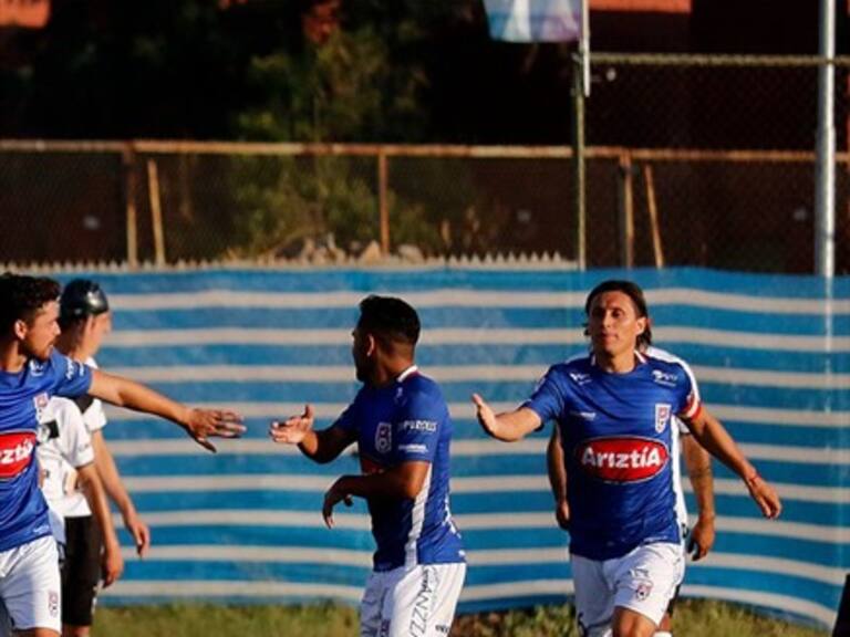 Carlos Encinas renuncia a la banca de Deportes Melipilla tras nueva derrota