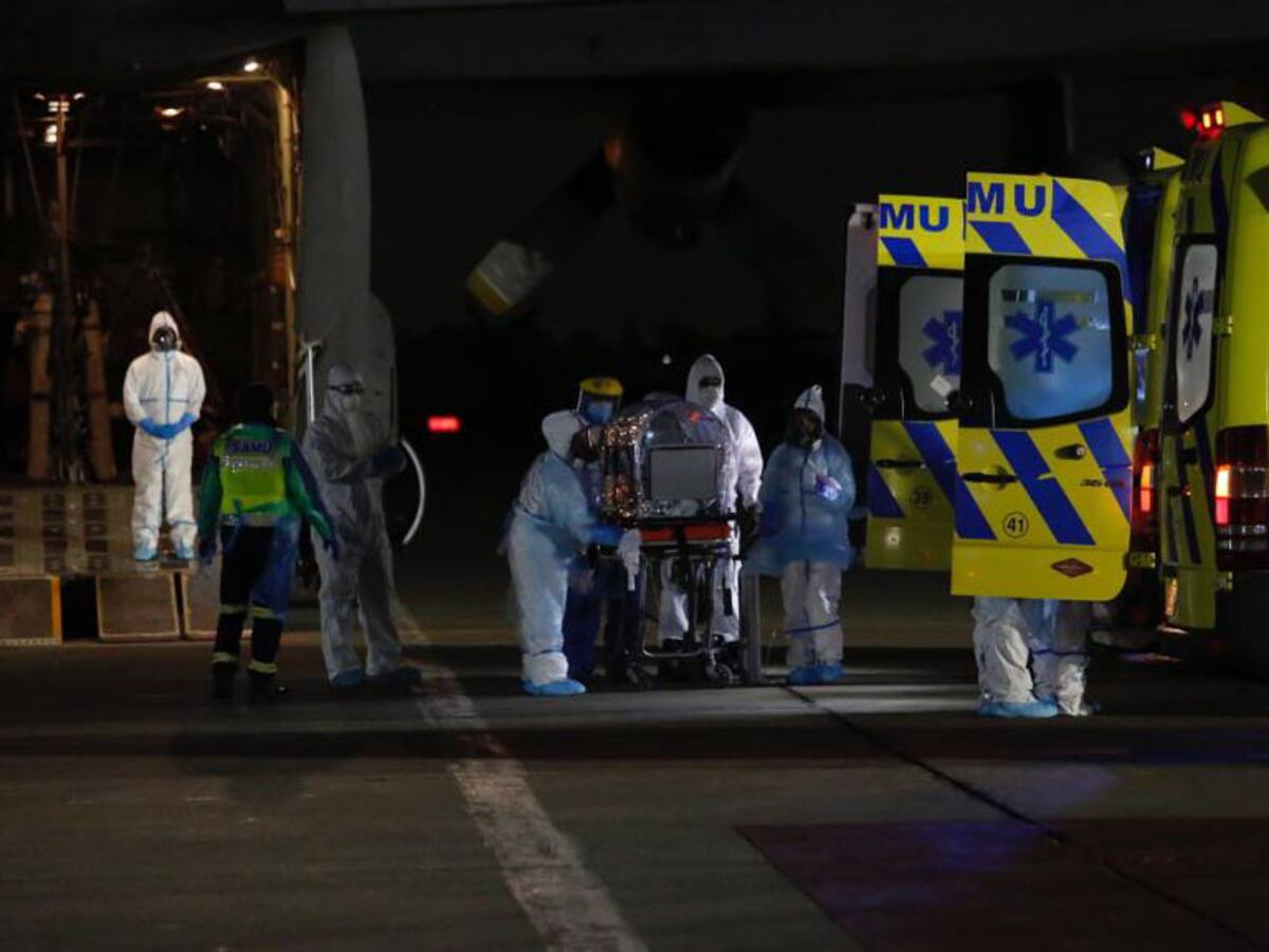 Trasladan a otro grupo de pacientes con Covid-19 desde la RM hacia Concepción: uno de ellos debió ser devuelto al hospital