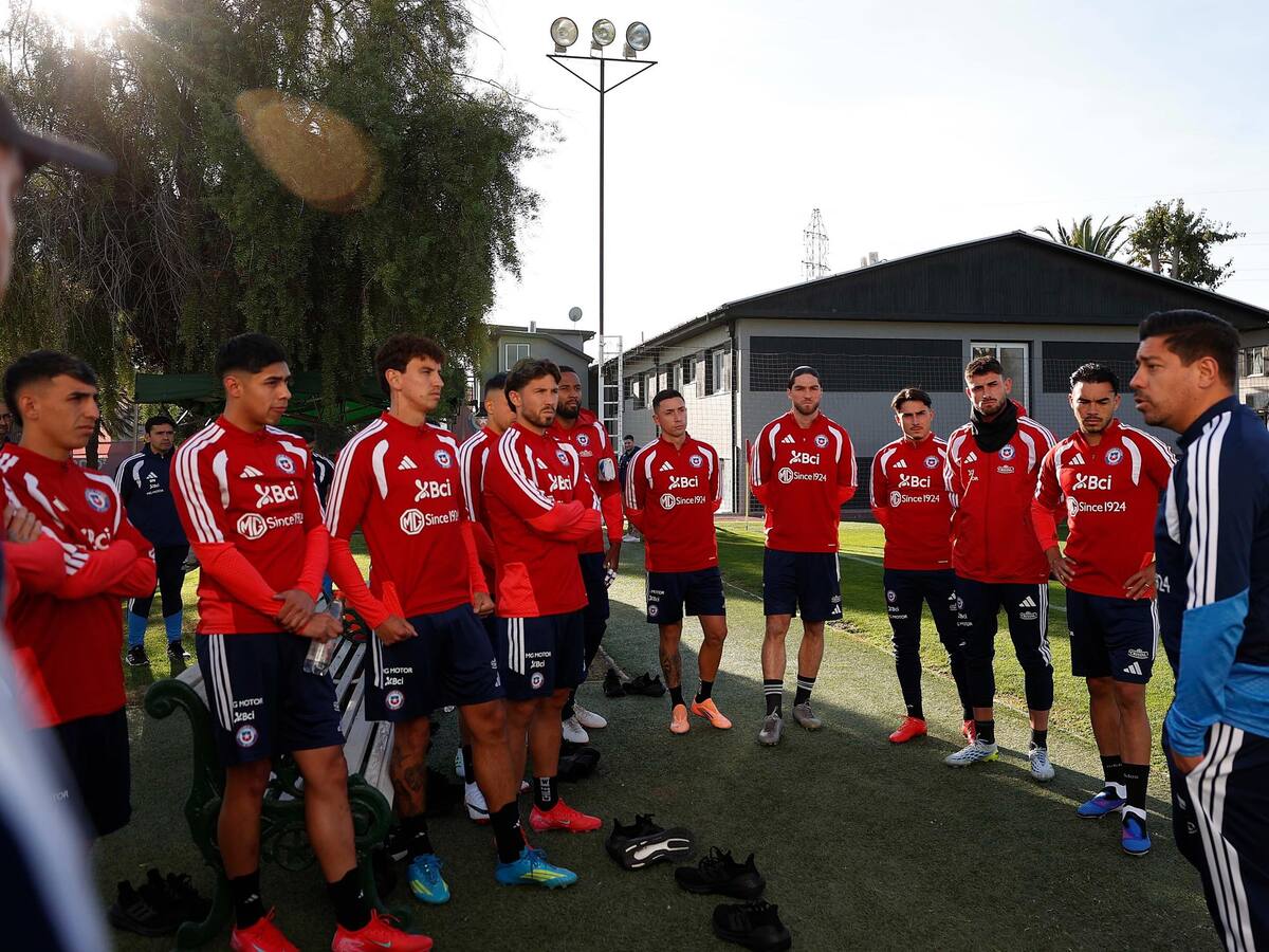La Roja sufre una baja y otro futbolista de la U es convocado para los amistosos contra Portugal y Congo