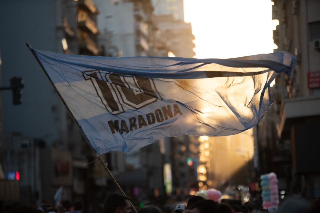 Seguidores de Maradona lo despiden el día de su muerte en Buenos Aires
