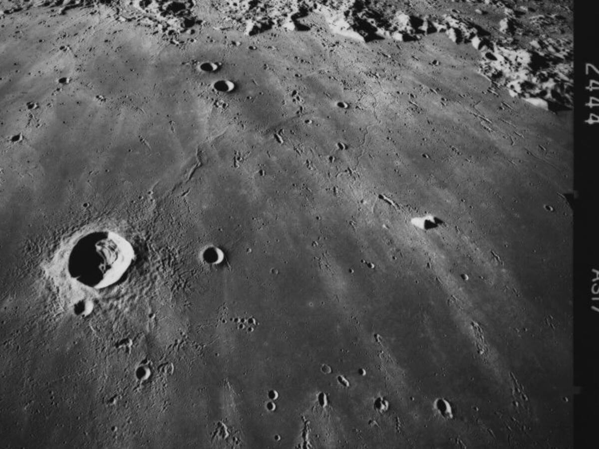 Sonda espacial china encuentra reserva de agua de millones de toneladas en la Luna