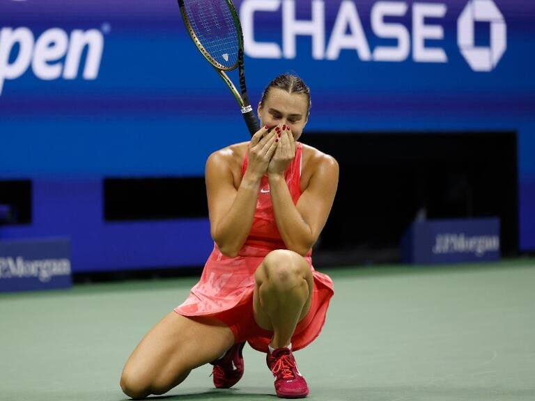 Aryna Sabalenka protagoniza insólito blooper y fenomenal remontada en su clasificación a la gran final del US Open 2023