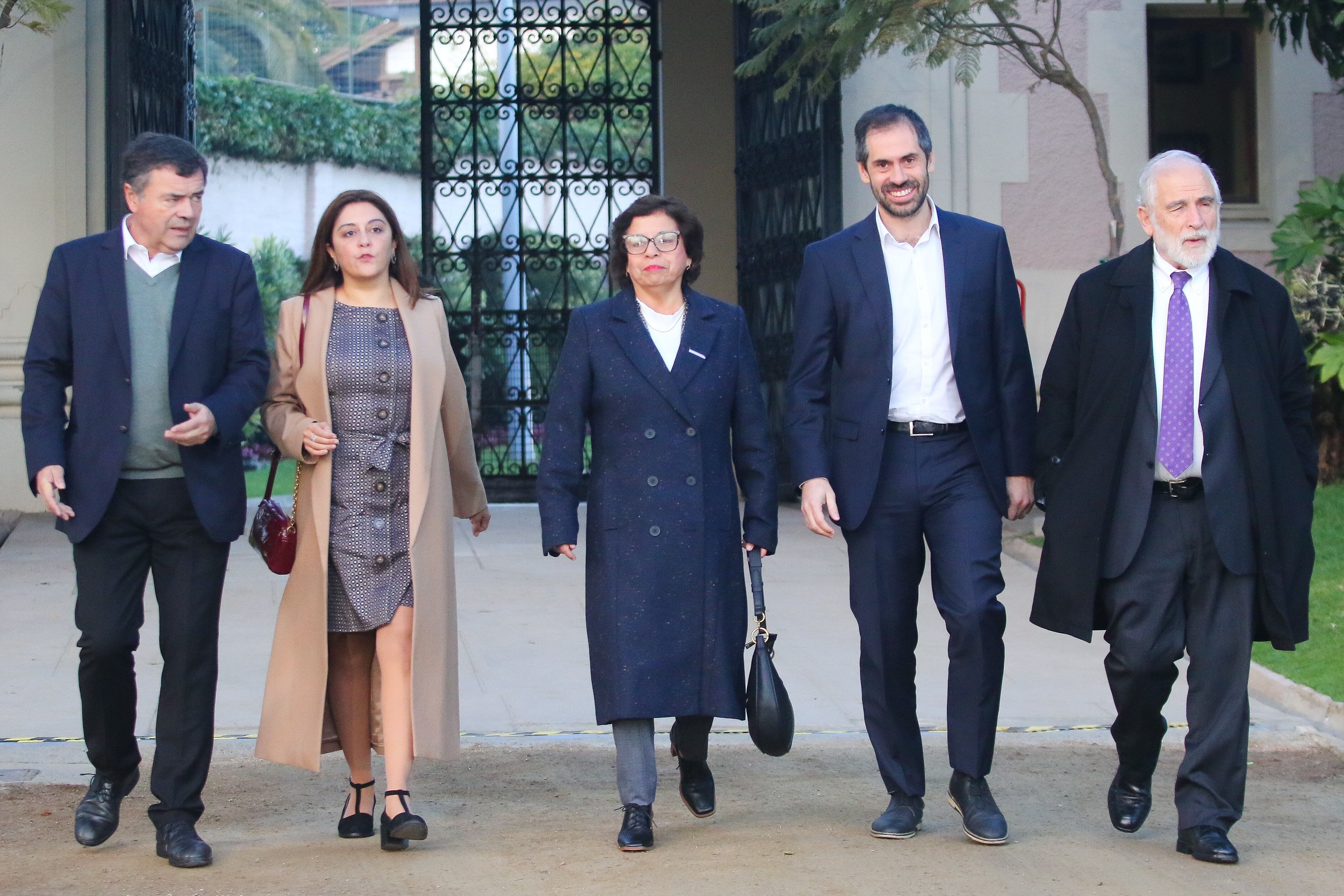01 de Junio 2024/VIÑA DEL MARMinistros llegan a Cerro Castillo, antes de la Fotografía Oficial del presidente Gabriel Boric con sus ministros, previo a la cuenta publica en el Congreso Nacional.FOTO: YVO SALINAS/AGENCIA UNO