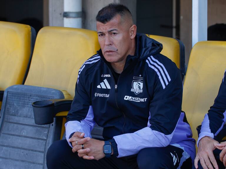Representante de Almirón asegura que hubo una “exposición innecesaria” con el DT e indica que “el cariño de los hinchas” lo aferra a Colo Colo