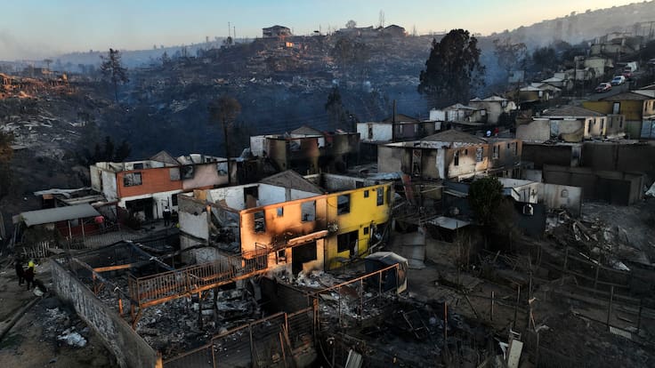 6.600 hogares afectados: esto dice el gobierno que costará la reconstrucción por los mega incendios en la región de Valparaíso