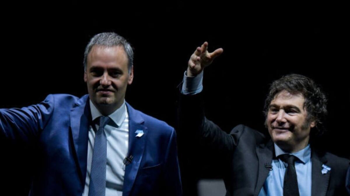 Renuncia Manuel Adorni, jefe de Gabinete de Javier Milei en Argentina, tras acusaciones de corrupción