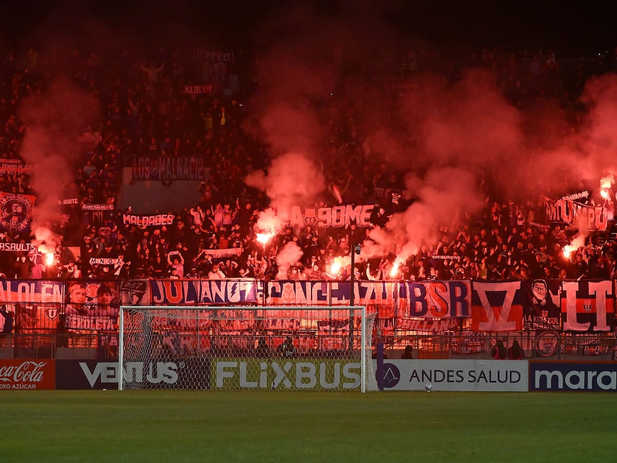Por fuegos de artificio: así se vivió la suspensión del partido entre Everton y Universidad de Chile