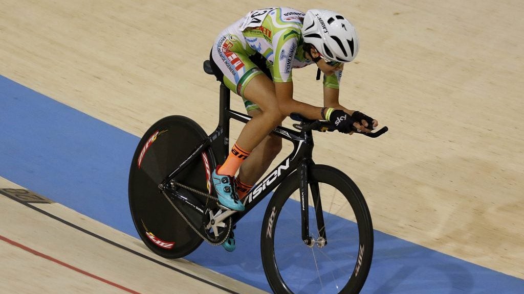 12 de diciembre del 2017/SANTIAGOCatalina Soto, durante el Campeonato Nacional de Ciclismo de Pista 2017, en donde casi 300 ciclistas de todo el país competen para quedarse con la competencia registrada en la Unión Ciclista Internacional y que contará con la participación de los “mejores pedaleros del país” en las categorías Elite, Junior, Intermedia, Juvenil, Infantil y Master.
FOTO: LEONARDO RUBILAR/AGENCIAUNO