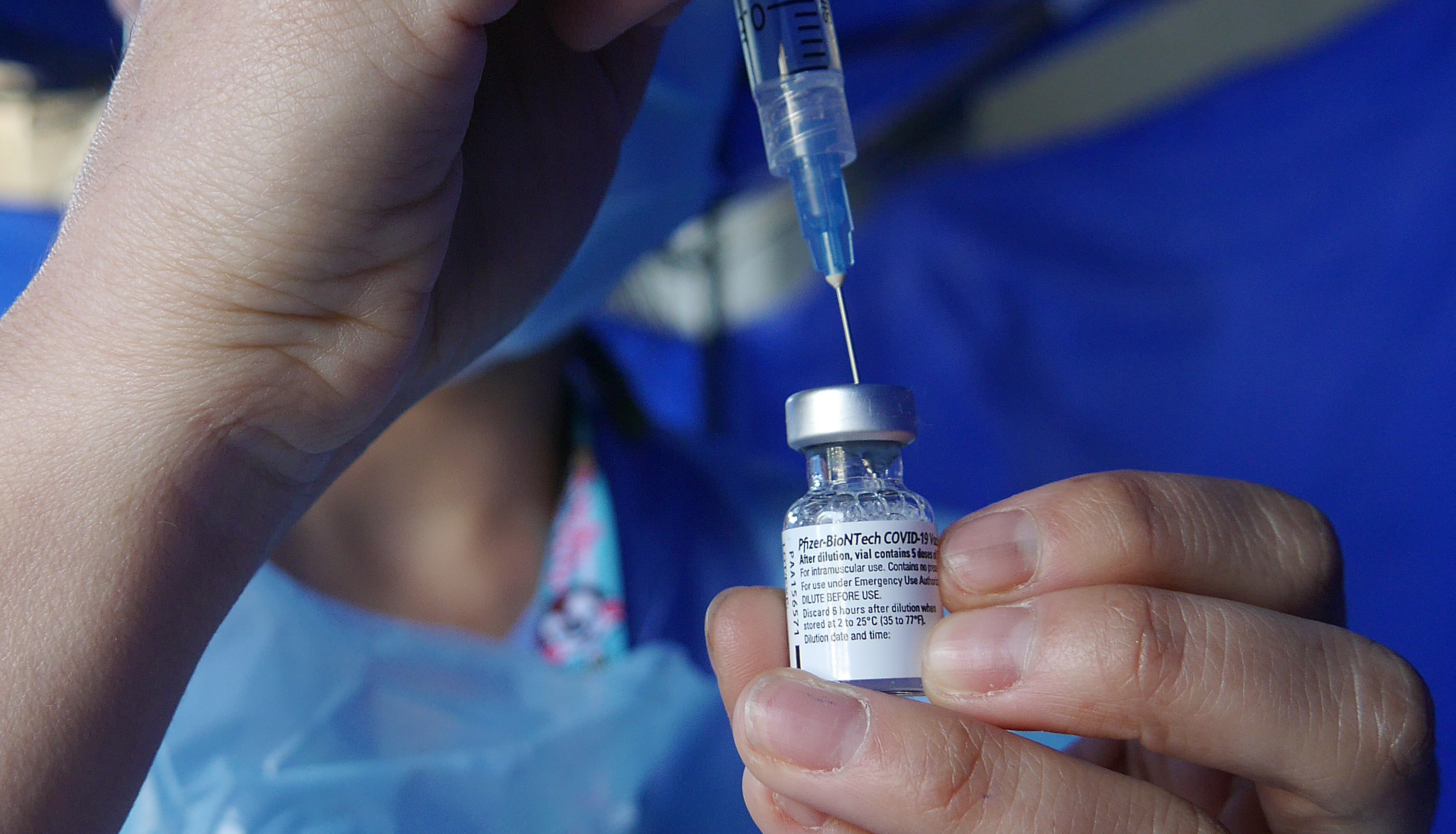ISP autorizó uso de vacuna contra el covid-19 de Pfizer en niños desde los 12 años de edad
