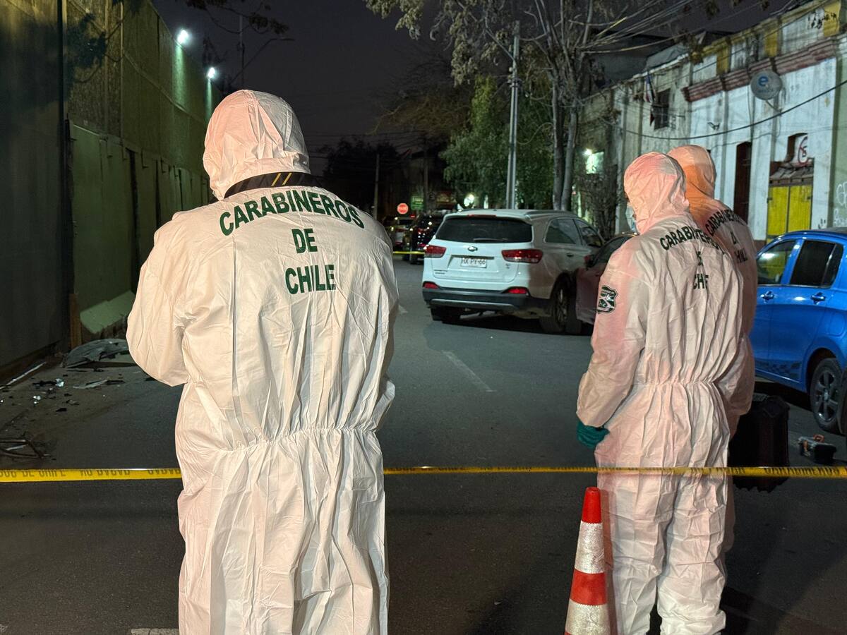 Sujeto intentó atropellar a carabinero y terminó a tiros: registran intensa persecución policial en Quinta Normal