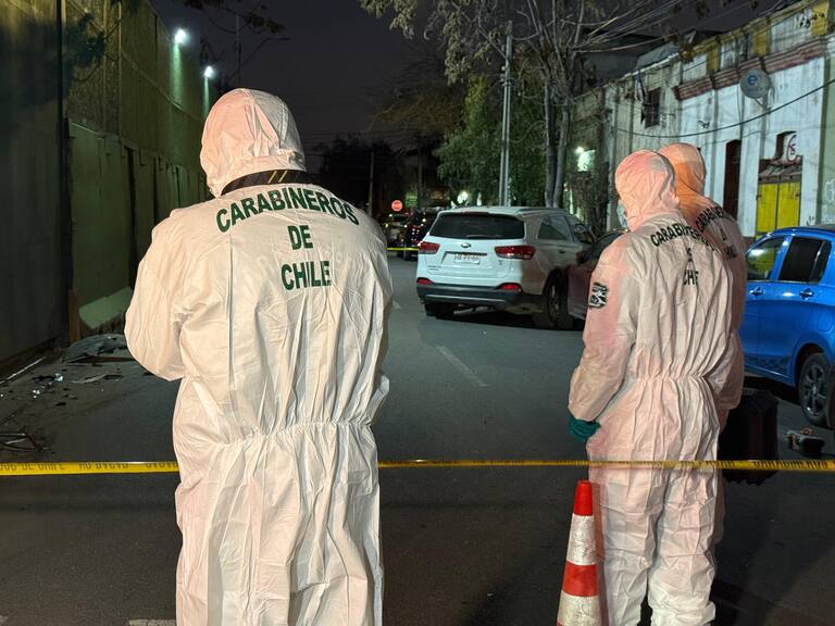 Sujeto intentó atropellar a carabinero y terminó a tiros: registran intensa persecución policial en Quinta Normal