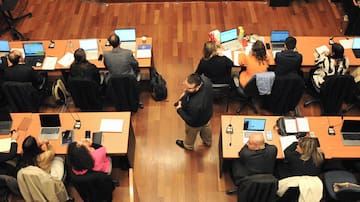 Justicia expulsa a tres médicos extranjeros y condena a nueve por emisión de licencias médicas falsas