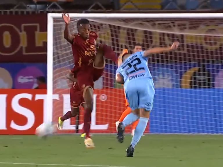 ¡Directo a la cabeza! La brutal patada sufrió un jugador de O’Higgins por Copa Libertadores