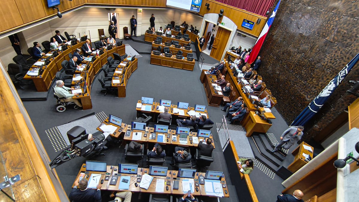 Polémica en el Senado: oposición acusa exclusión antirreglamentaria de candidatos a secretario general