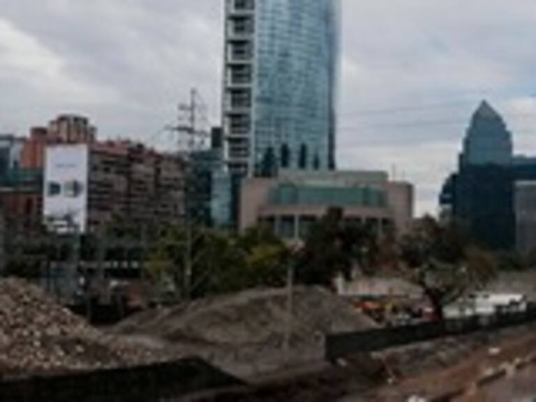 Zañartu: La empresa presente en Costanera Norte, puente Cau-Cau y el Hospital del Carmen