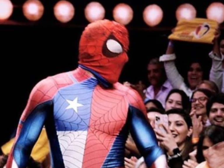Sensual Spiderman encendió Instagram imitando el osado baile que Denise Rosenthal realizó para TikTok