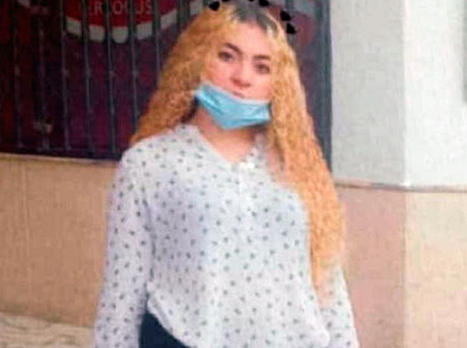 La fotografía de Rocío Caíz se difundió por las calles de Sevilla. Foto: Reproducción