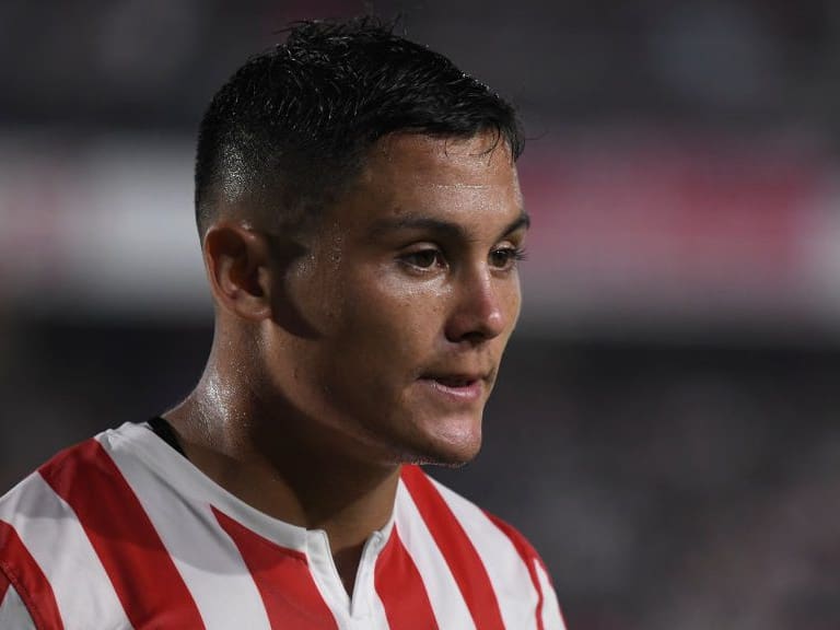 BUENOS AIRES, ARGENTINA - FEBRUARY 23: Juan Fuentes of Estudiantes looks on during a match between Estudiantes and River Plate as part of Superliga 2019/20 at Estadio Jorge Luis Hirschi on February 23, 2020 in Buenos Aires, Argentina. (Photo by Gustavo Garello/Jam Media/Getty Images)