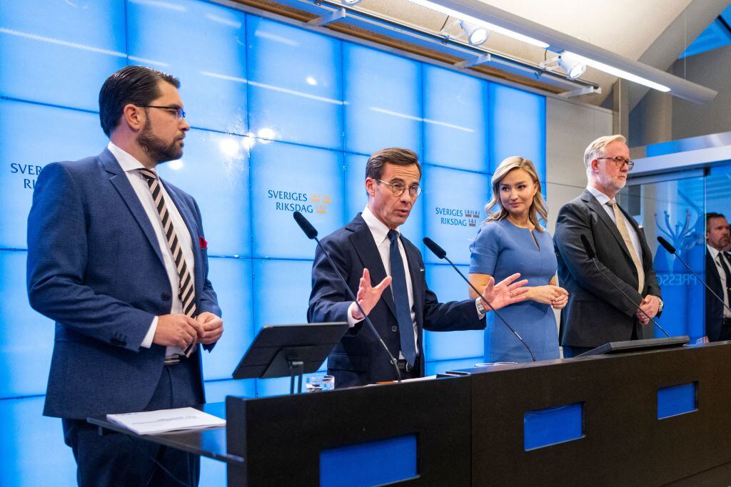 Ulf Kristersson presenta la alianza derechista que gobernará en Suecia