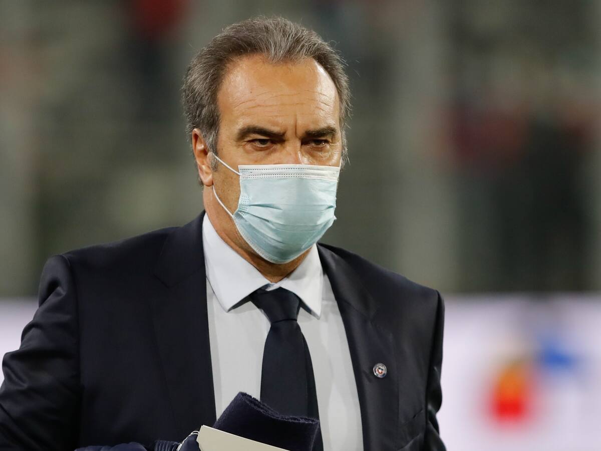 Los números no mienten: Martín Lasarte tiene el peor rendimiento como DT de la Roja en sus primeros 10 partidos