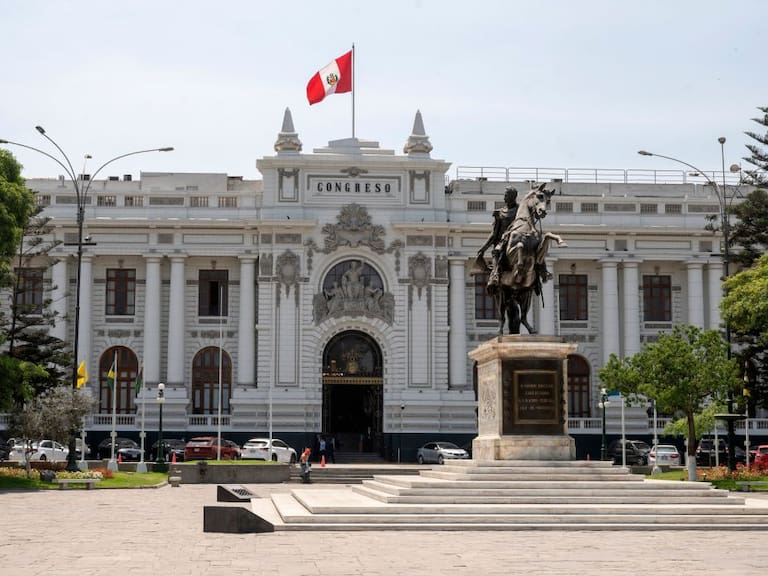 Imagen de la sede del Congreso de la República del Perú ubicada en la ciudad de Lima