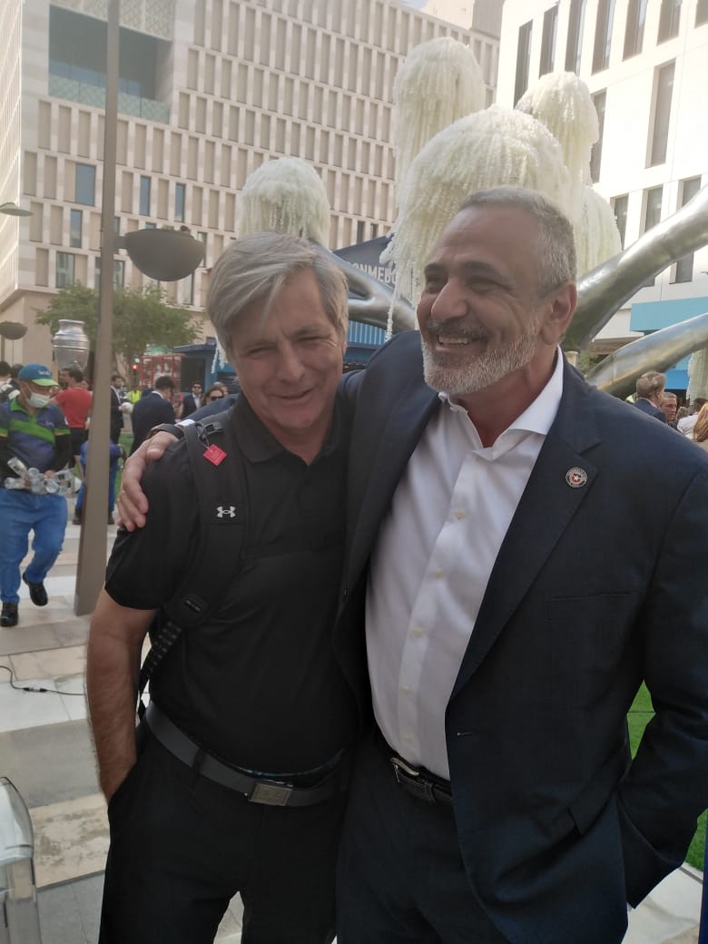 Pablo Milad comparte con Harold Mayne-Nicholls en Qatar