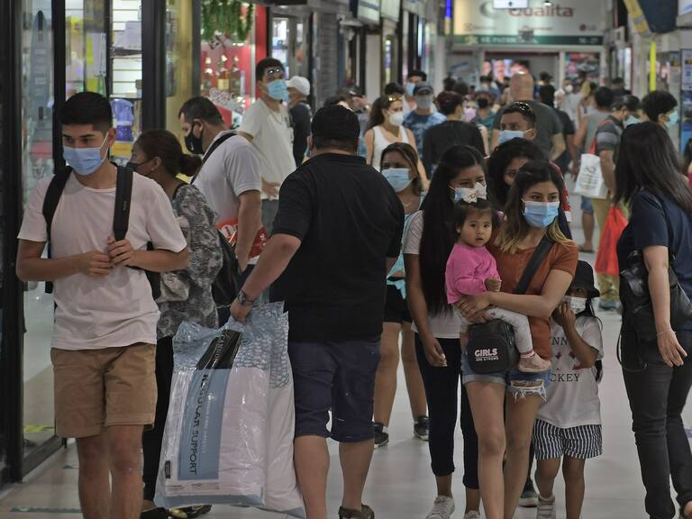 Las ventas minoristas del primer fin de semana con cuarentena en la RM bajaron un 12,5%