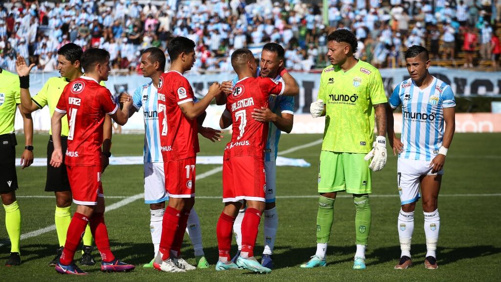 Las millonarias multas a las que se exponen los clubes del fútbol chileno por la Ley del Consumidor