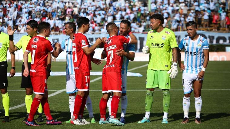 Las millonarias multas a las que se exponen los clubes del fútbol chileno por la Ley del Consumidor