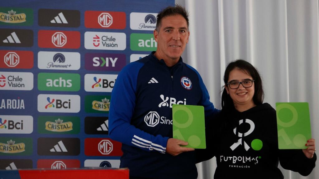 Vuelve la Tarjeta Verde: Fundación Fútbol Más regresa a los partidos de local de La Roja para las clasificatorias al Mundial 2026