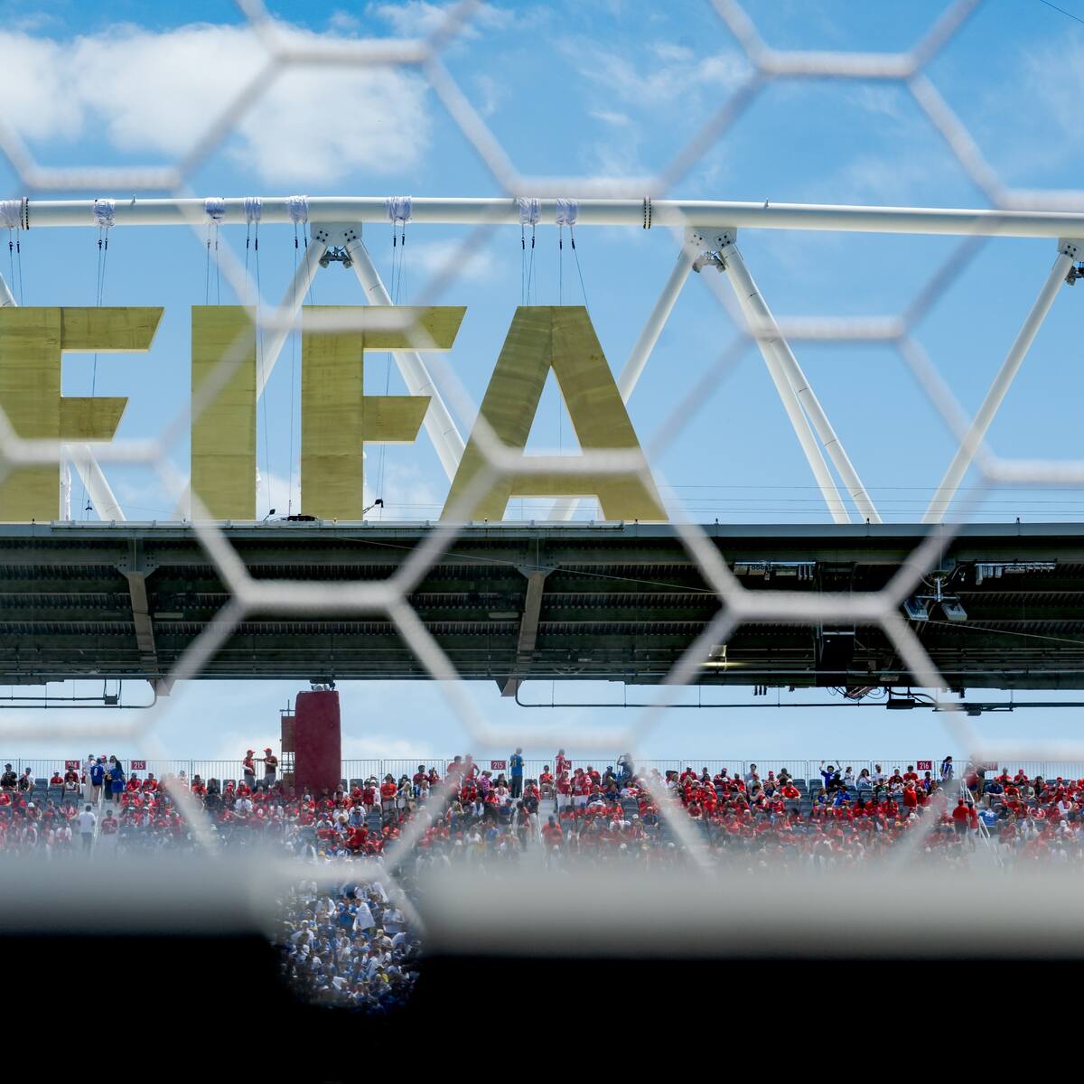 Escándalo en el fútbol mundial: FIFA suspende a una federación y la excluye de todas sus competencias