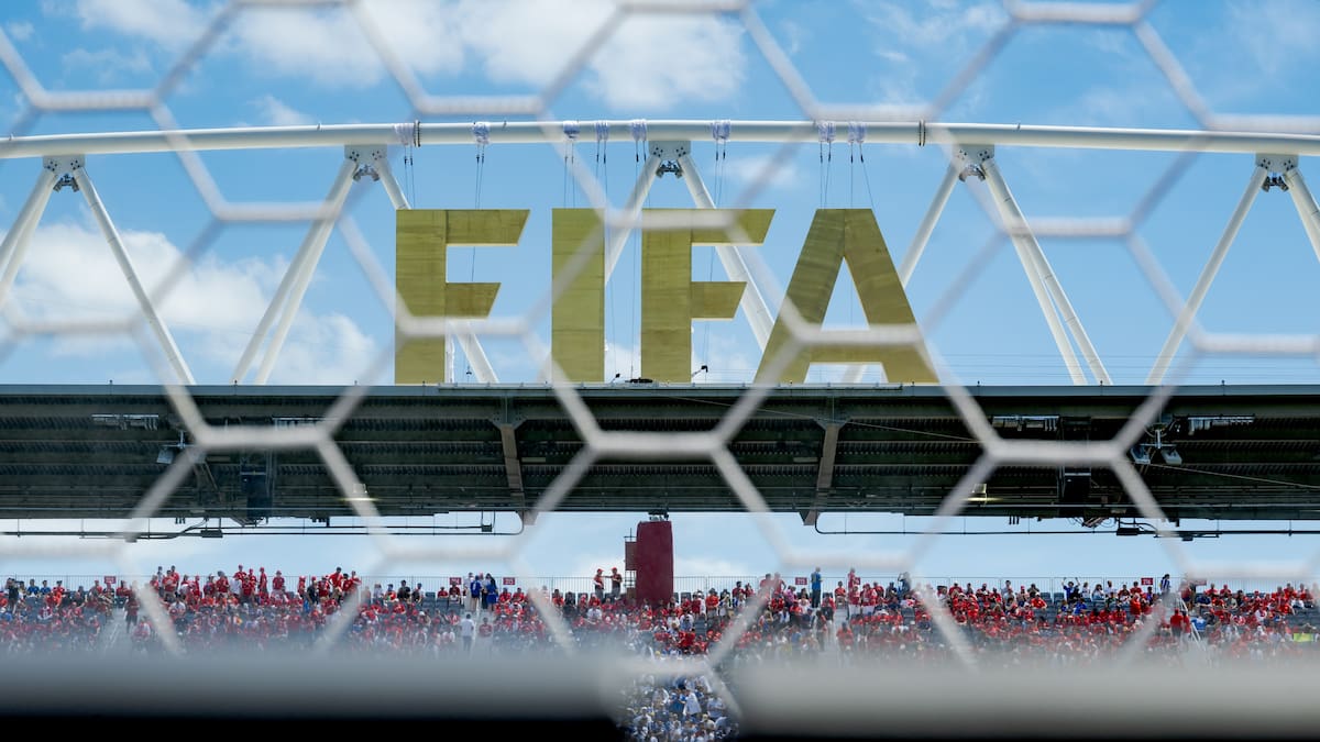 Escándalo en el fútbol mundial: FIFA suspende a una federación y la excluye de todas sus competencias