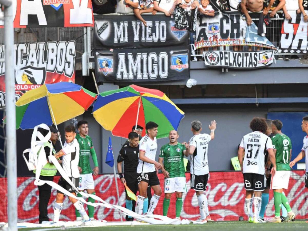 Pese al reclamo de Marcelo Díaz: árbitro omite proyectiles lanzados por hinchas de Colo Colo en su informe del partido