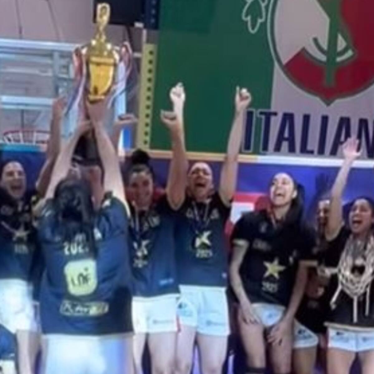 Sportiva Italiana hace historia y es heptacampeón del básquetbol femenino en Chile
