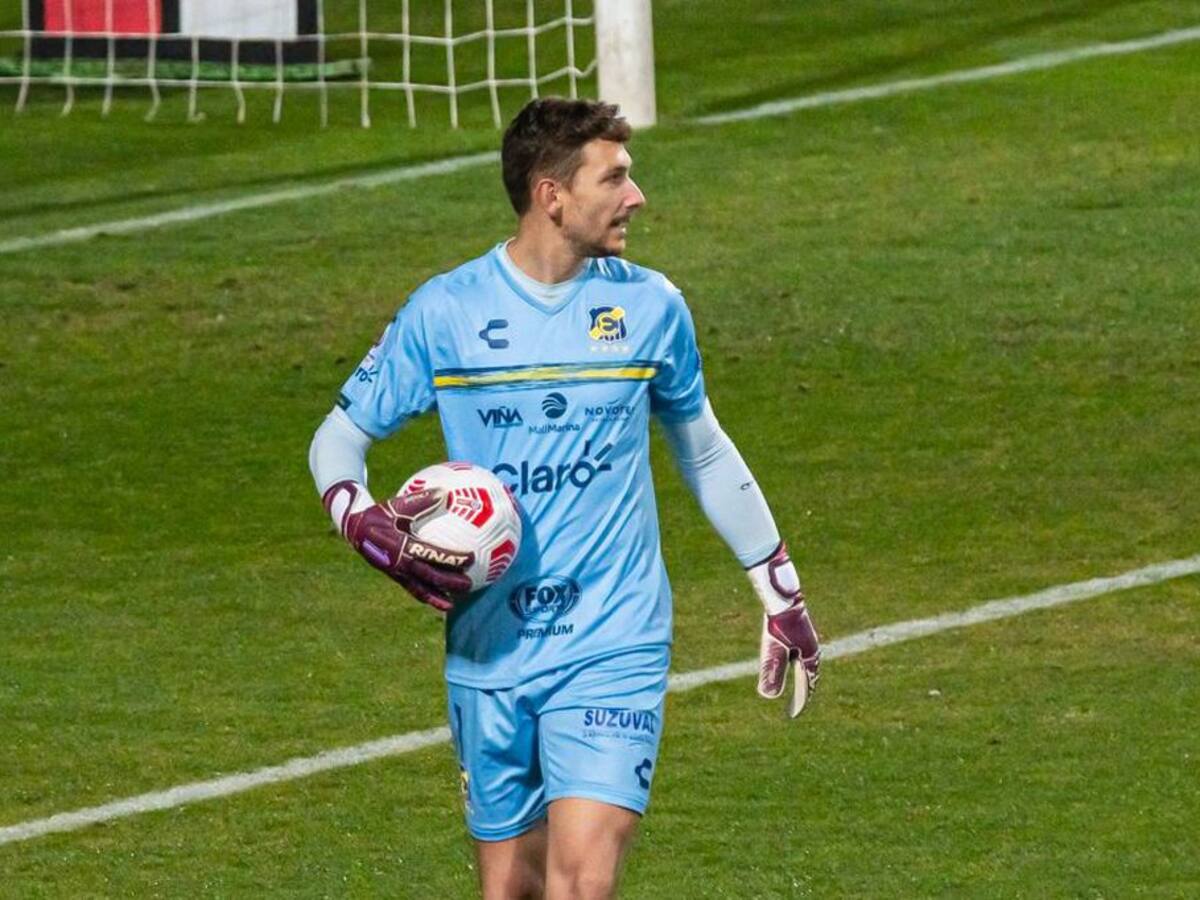 Arquero de Everton dejó la grande antes de crucial duelo ante la UC: «Colo Colo merece ser campeón»