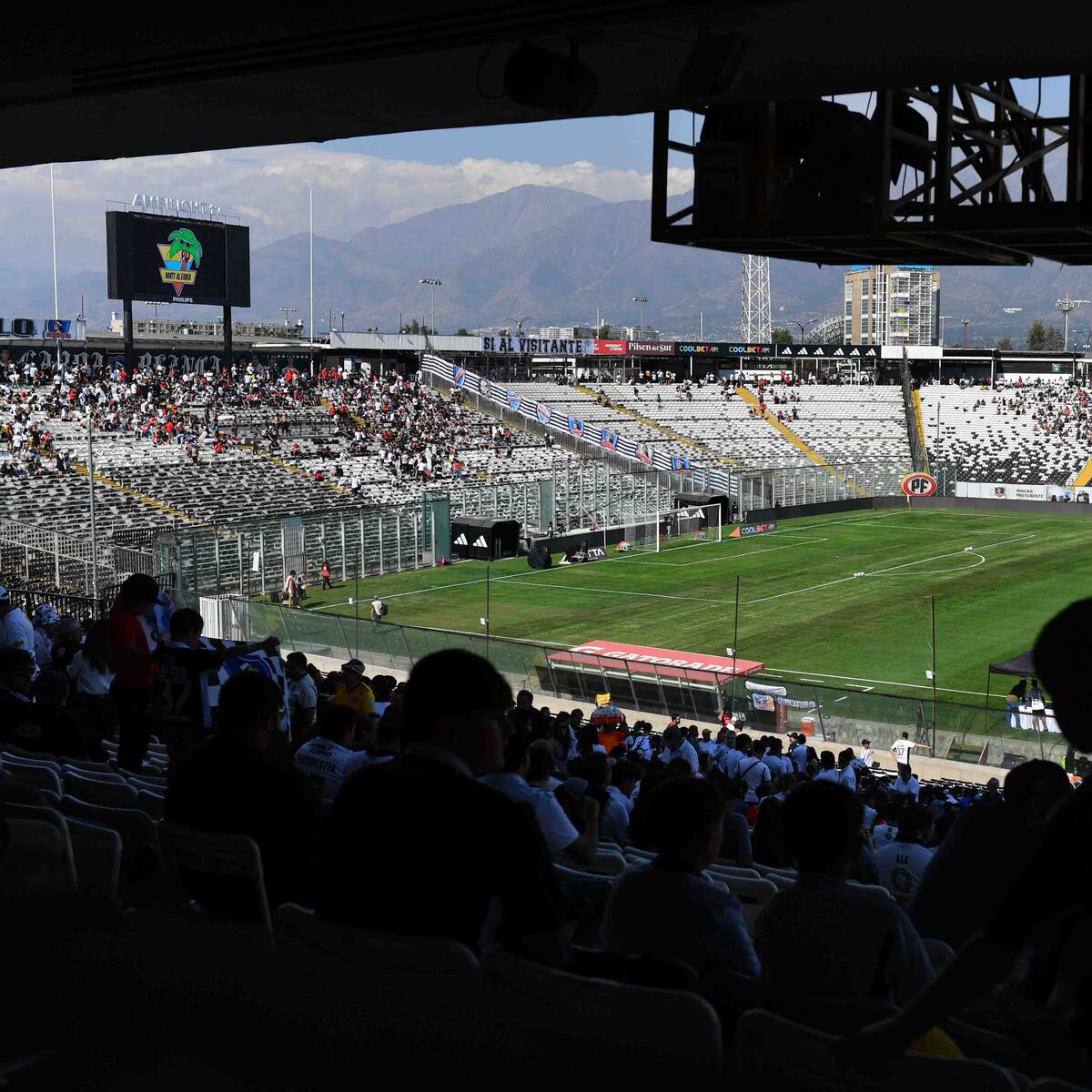 “Para ser grandes, hay que tener estadio”: Las burlas de Colo Colo a la U para captar hinchas de cara al 2024