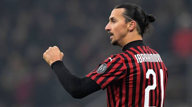 TOPSHOT - AC Milan's Swedish forward Zlatan Ibrahimovic celebrates scoring his team's fourth goal during the Italian Cup ((Coppa Italia) round of 8 football match between AC Milan and Torino on January 28, 2020 at the san Siro stadium in Milan. (Photo by MIGUEL MEDINA / AFP) (Photo by MIGUEL MEDINA/AFP via Getty Images)