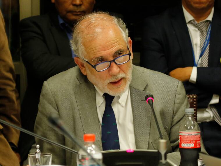 17 DE DICIEMBRE DE 2019/VALPARAISOEl senador Carlos Montes, durante la Comision de Hacienda del Senado, en donde se discute el reajuste al sector publico.
FOTO: LEONARDO RUBILAR CHANDIA/AGENCIAUNO