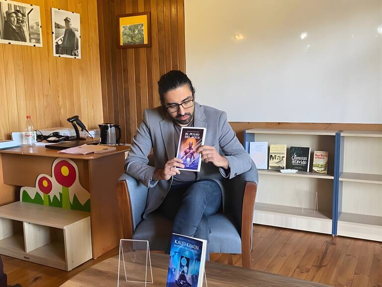 Escritor y poeta valdiviano Óscar Díaz Antillanca