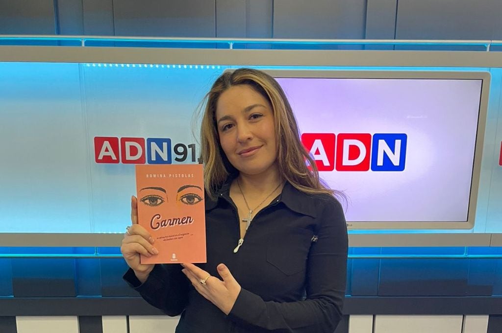 Romina Pistolas debuta en el mundo literario con "Carmen o cómo me inicié en el negocio de bailar sin ropa"