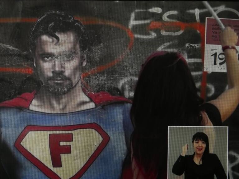 Hermano de Felipe Camiroaga criticó uso de la imagen del comunicador en la franja electoral