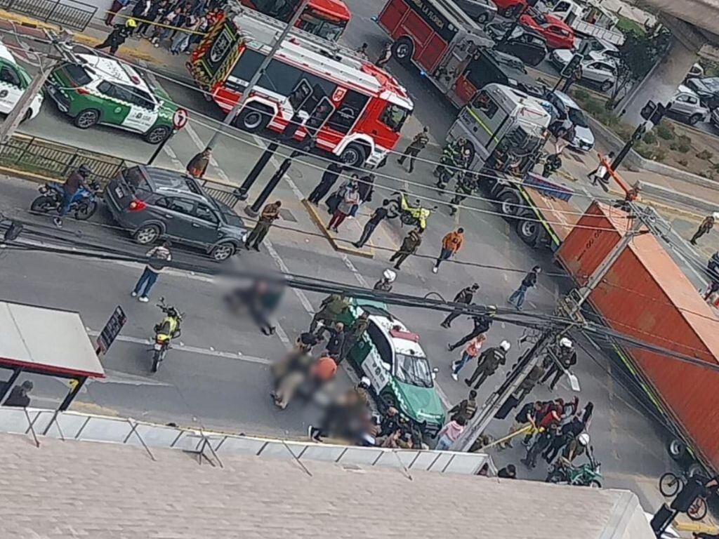 Persecución policial termina en atropello múltiple en La Florida: cuatro personas están graves