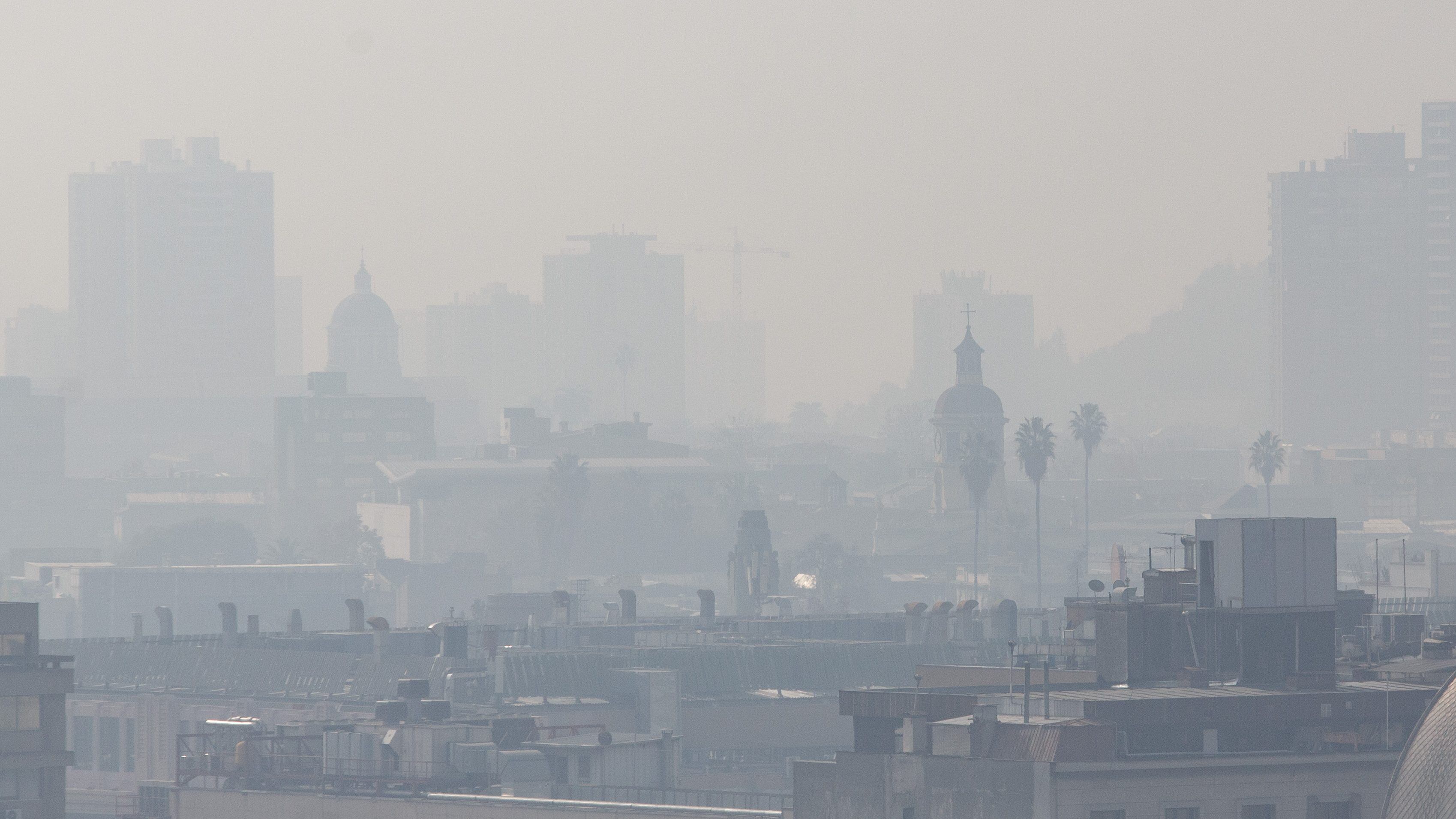 13 de JUNIO de 2022/ SANTIAGOVista desde la cancillería hacia el oriente 
Decretan alerta ambiental por las malas condiciones de ventilación y la mala calidad del aire en la región metropolitana
FOTO: DIEGO MARTIN / AGENCIAUNO