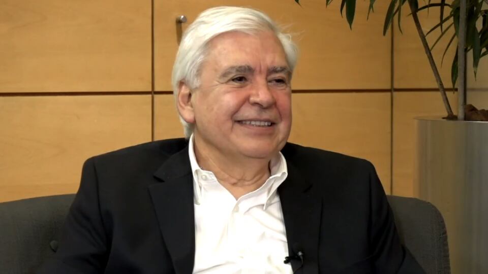 Sociólogo Ernesto Ottone sobre su libro "El viejo puerto: un ejercicio de memoria": "Valparaíso perdió esa centralidad de ser el puerto de la sobrevivencia"