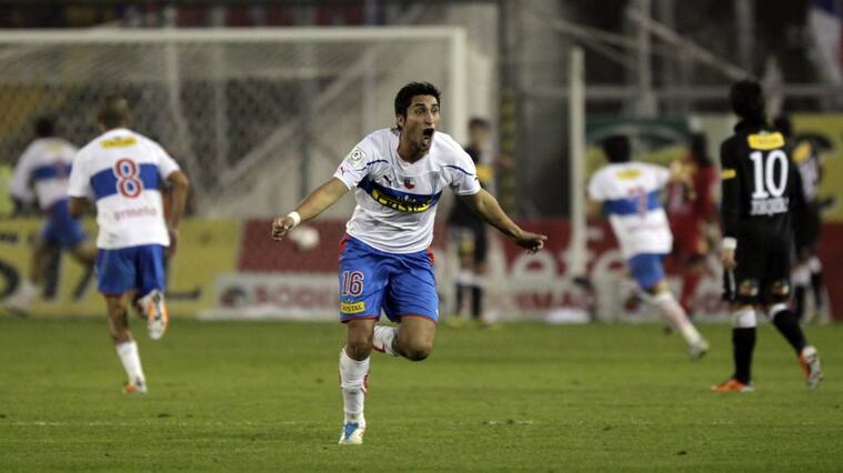 26 de Mayo 2011 Partido válido por Cuartos de Final del Campeonato Nacional de Apertura Copa Petrobras 2011, entre Colo Colo vs Universidad Católica jugado en el Estadio Monumental.
En la imagen Hans Martinez celebra uno de los goles de Universidad Catolica
Foto: Rodrigo Sáenz/AGENCIAUNO