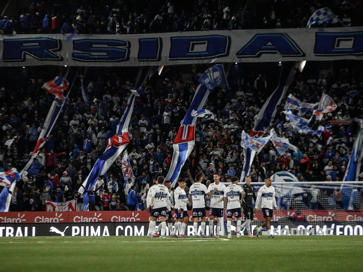 La UC denuncia destrozos de sus hinchas en la inauguración del Claro Arena: “Debemos mejorar”